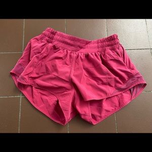 Hotty Hot 2 Inch Lulu lemon shorts